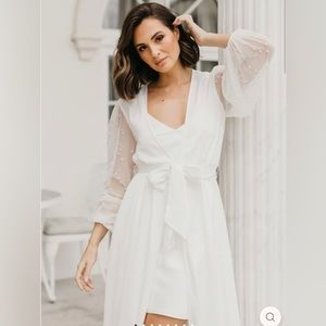 Le Rose Pear Sleeve Bridal Robe and Slip Dress
